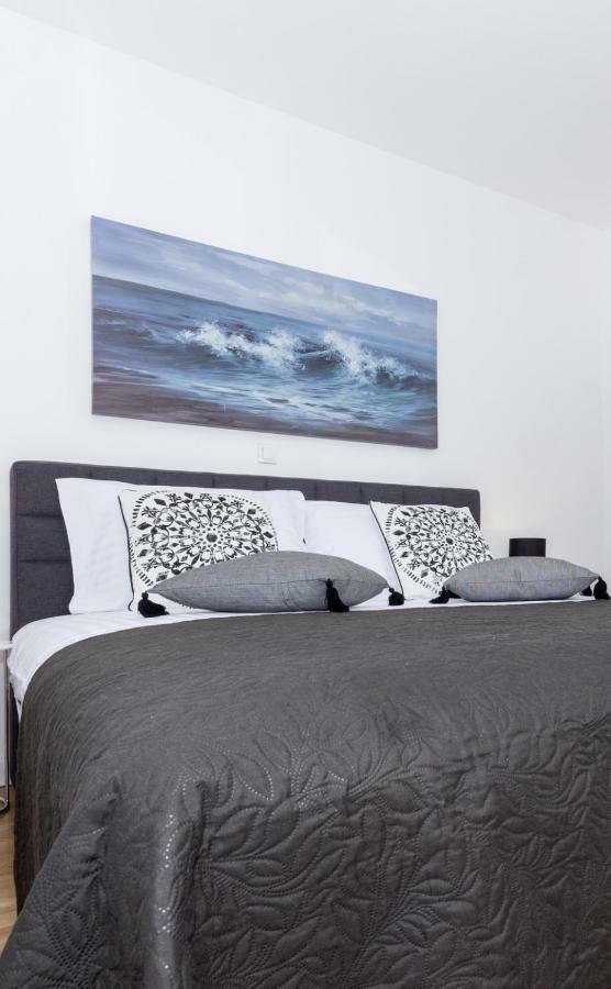 Petra'S Place - Sea View Apartment Slatine Exterior foto
